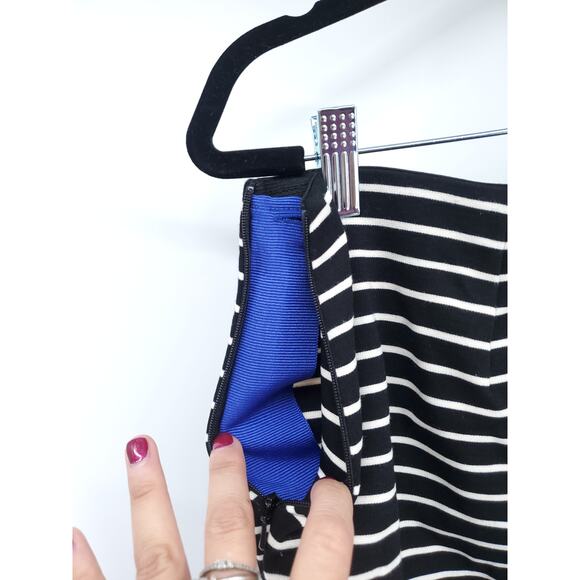 Willi Smith Modern Chic Pull On Stripe Bodycon Skirt Bright Blue Hem Stripe 10 - Picture 4 of 5